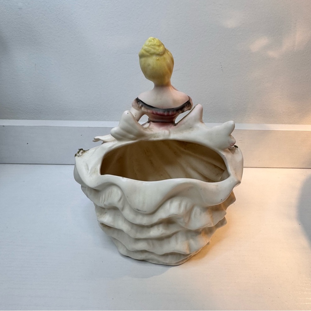 vintage ceramic figurine of a lady in a ball gown vanity storage - Picture 2 of 5
